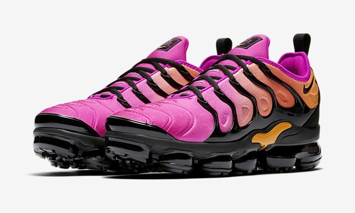vapormax plus pink and black