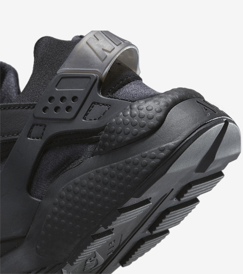 ナイキ エア ハラチ “トリプルブラック” (NIKE AIR HUARACHE “Triple