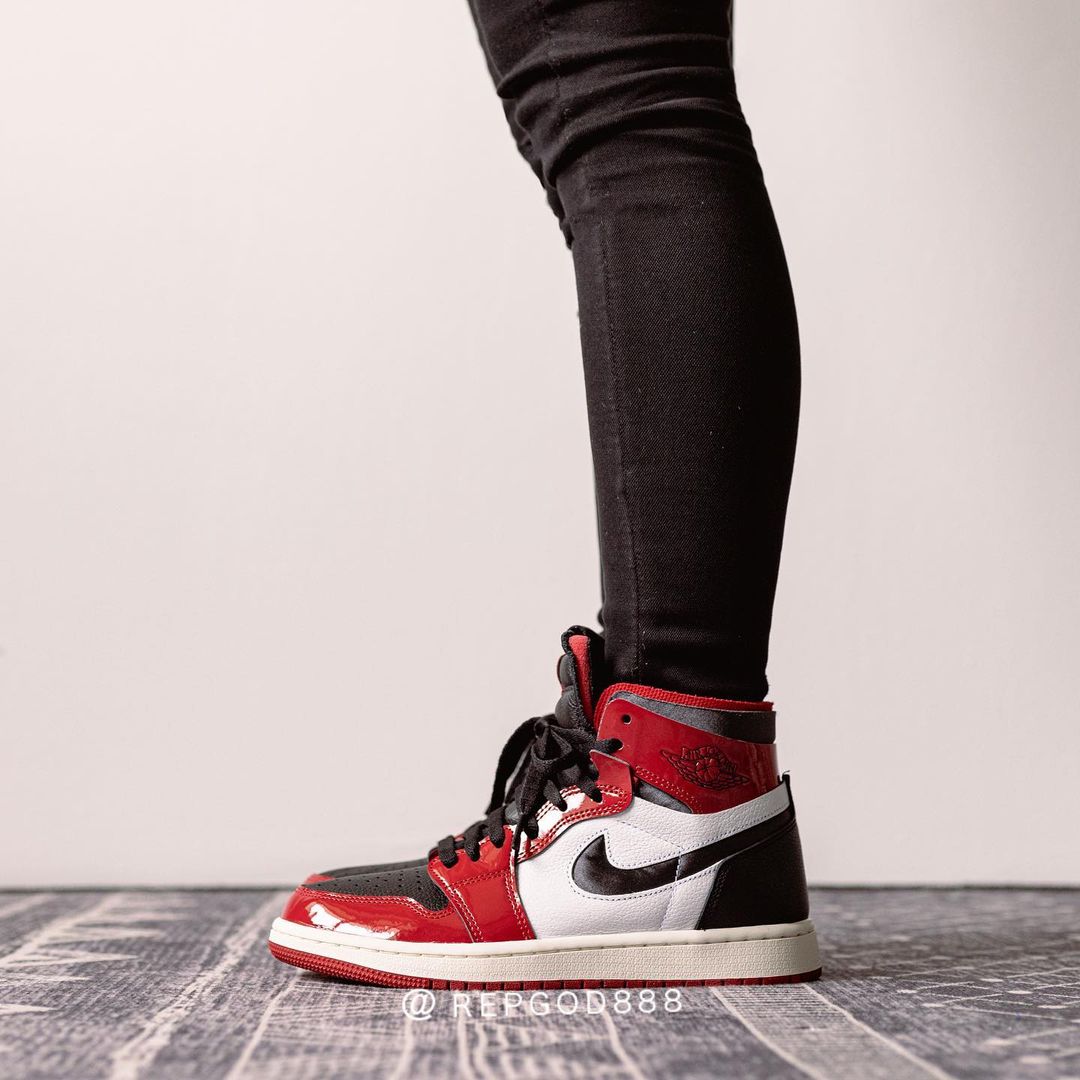Nike WMNS Air Jordan 1 High ZOOM Chicago