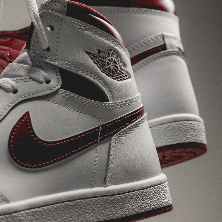 【2024年 6/22 発売】ナイキ エア ジョーダン 1 ハイ 85 “メタリックバーガンディ” (NIKE AIR JORDAN 1 HIGH 85 “Metallic Burgundy”) [BQ4422-161]