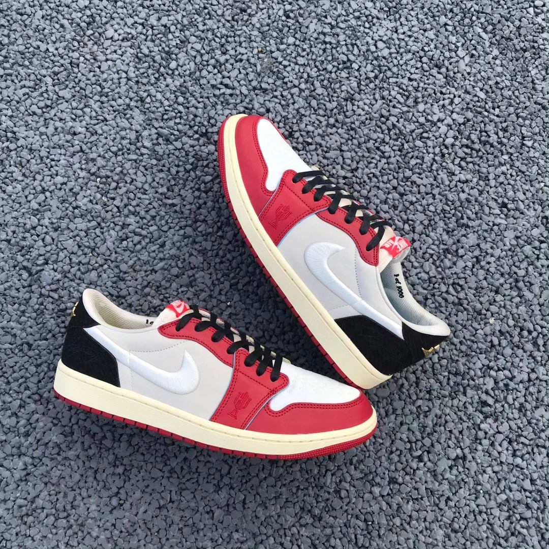 【国内 2024年 3/21 発売】Trophy Room × NIKE AIR JORDAN 1 LOW SP “Black/Sail” “Sail/Black/Vrsity Red” (トロフィールーム ナイキ エア ジョーダン 1 ロー SP “ブラック/セイル” “セイル/ブラック/バーシティレッド”) [FN0432-017/FN0432-100]