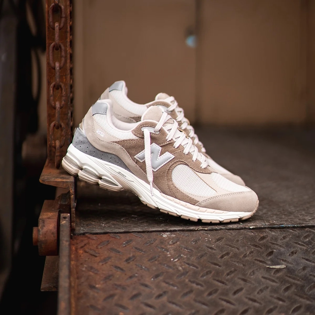 海外発売！New Balance M2002 RSI “Driftwood” (ニューバランス)