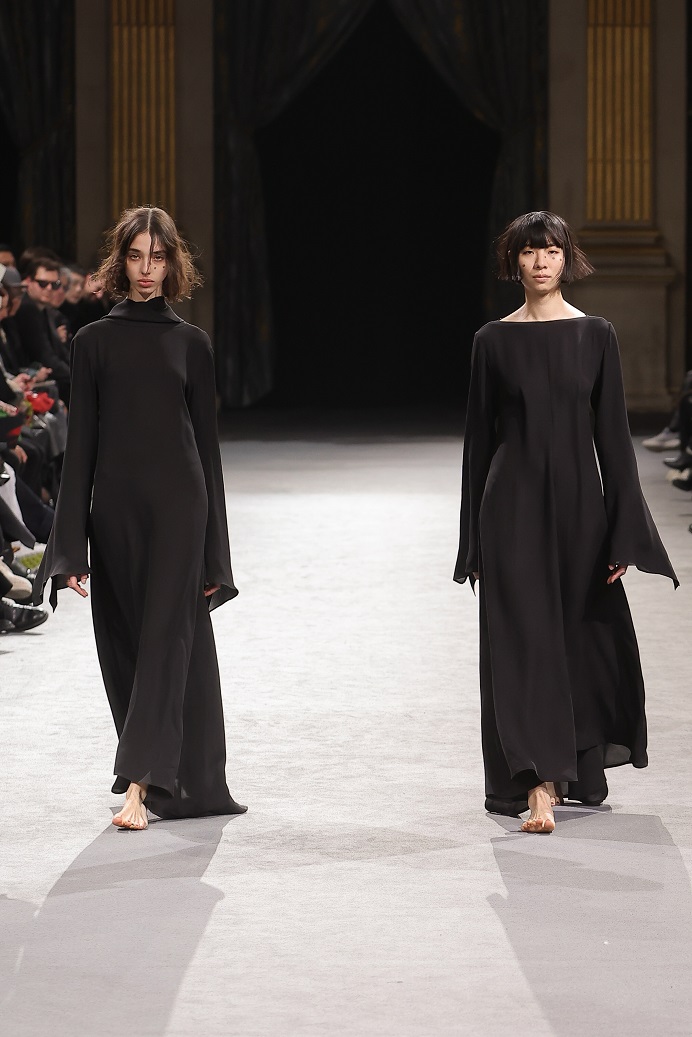 Yohji Yamamoto 2023-24 Autumn/Winter Collectionが8/2 展開 (ヨウジヤマモト 2023年 秋冬)