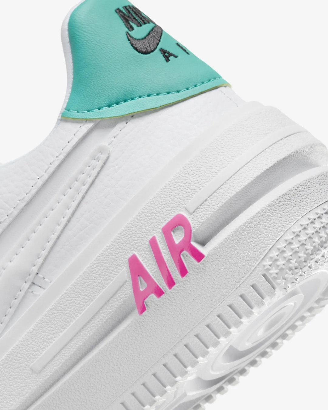 海外発売！ナイキ エア フォース 1 ロー プラットフォーム “ホワイト/ピンクブラスト” (NIKE AIR FORCE 1 LOW PLTAFORM/PLT.AF.ORM “White/Pink Blast”) [FN7180-100]