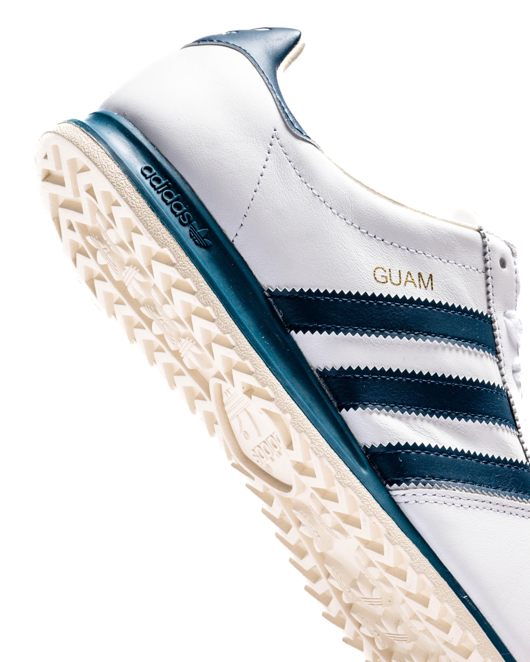 【発売中】アディダス オリジナルス グアム フットウェアホワイト/ダークブルー (adidas Originals GUAM “White/Dark Blue”) [ID2110]