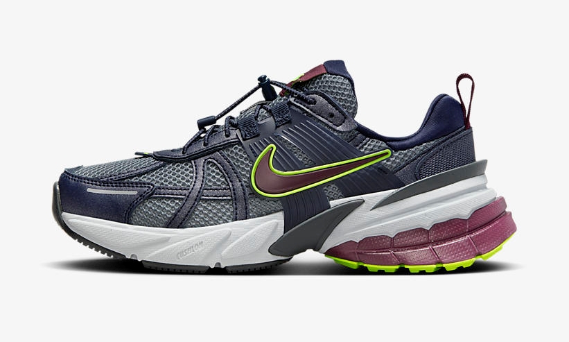 【12/14 発売予定】NIKE WMNS V2K RUN “Navy/Burgundy” (ナイキ ウィメンズ ヴィツーケー “ネイビー/バーガンディ”) [FV6602-400]