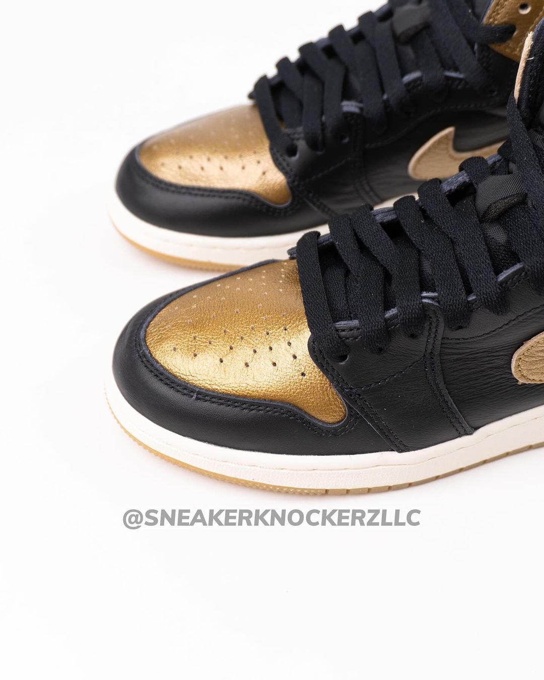 【2024年 8/3 発売】ナイキ エア ジョーダン 1 ハイ OG “ブラック/メタリックゴールド” (NIKE AIR JORDAN 1 HIGH OG “Black/Metallic Gold”) [DZ5485-071]