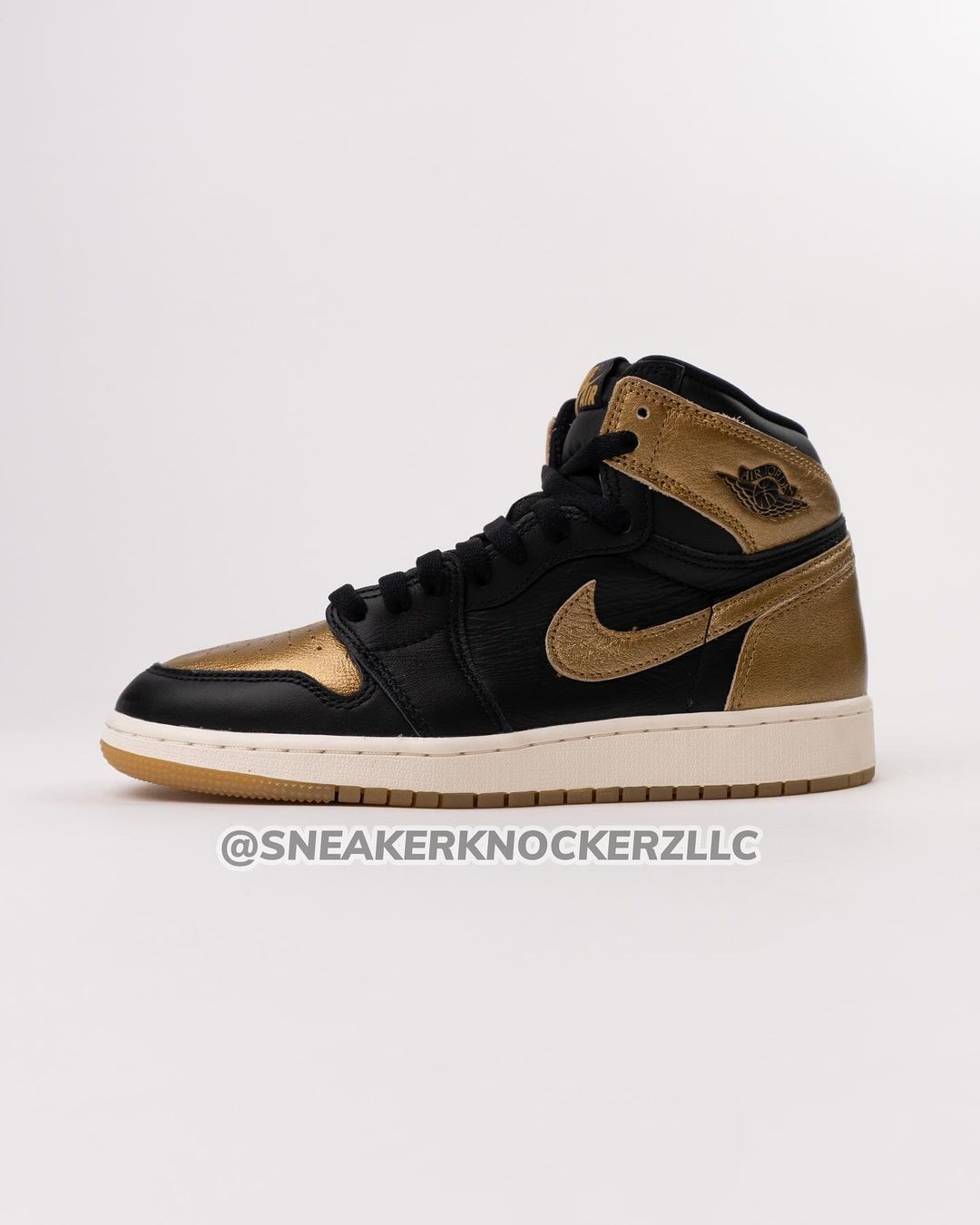 【2024年 8/3 発売】ナイキ エア ジョーダン 1 ハイ OG “ブラック/メタリックゴールド” (NIKE AIR JORDAN 1 HIGH OG “Black/Metallic Gold”) [DZ5485-071]