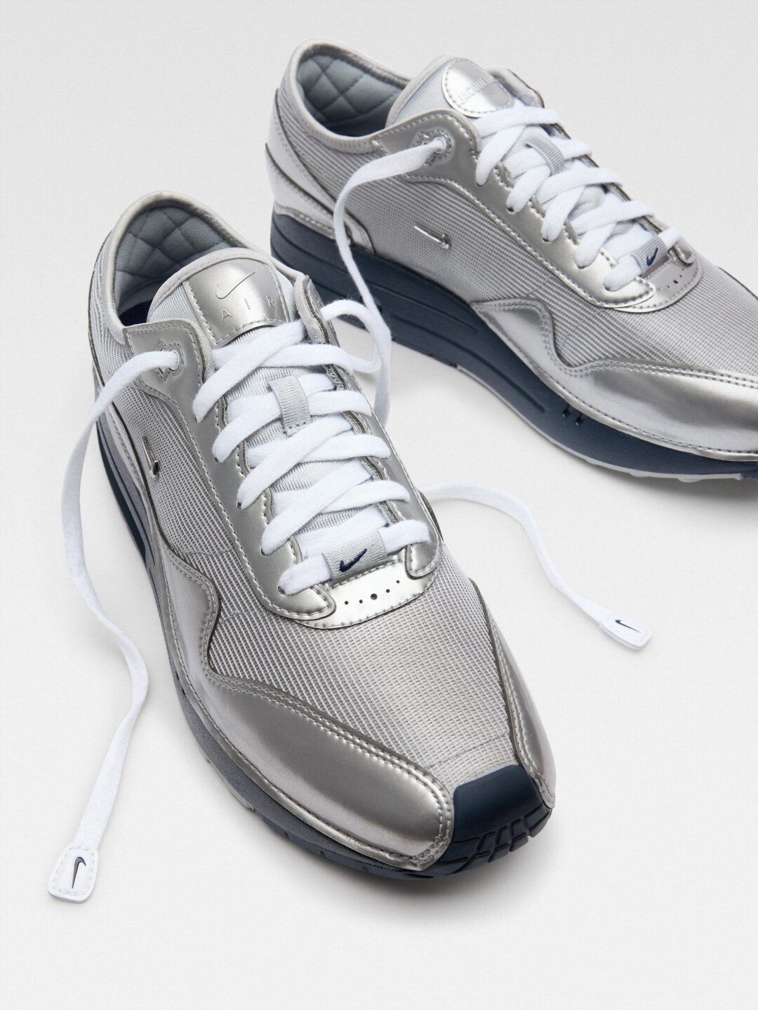 【2024年 7/23 発売】JACQUEMUS × NIKE AIR MAX 1 86 (ジャックムス ナイキ エア マックス 1 86) [HM6690-100/HM6690-600]