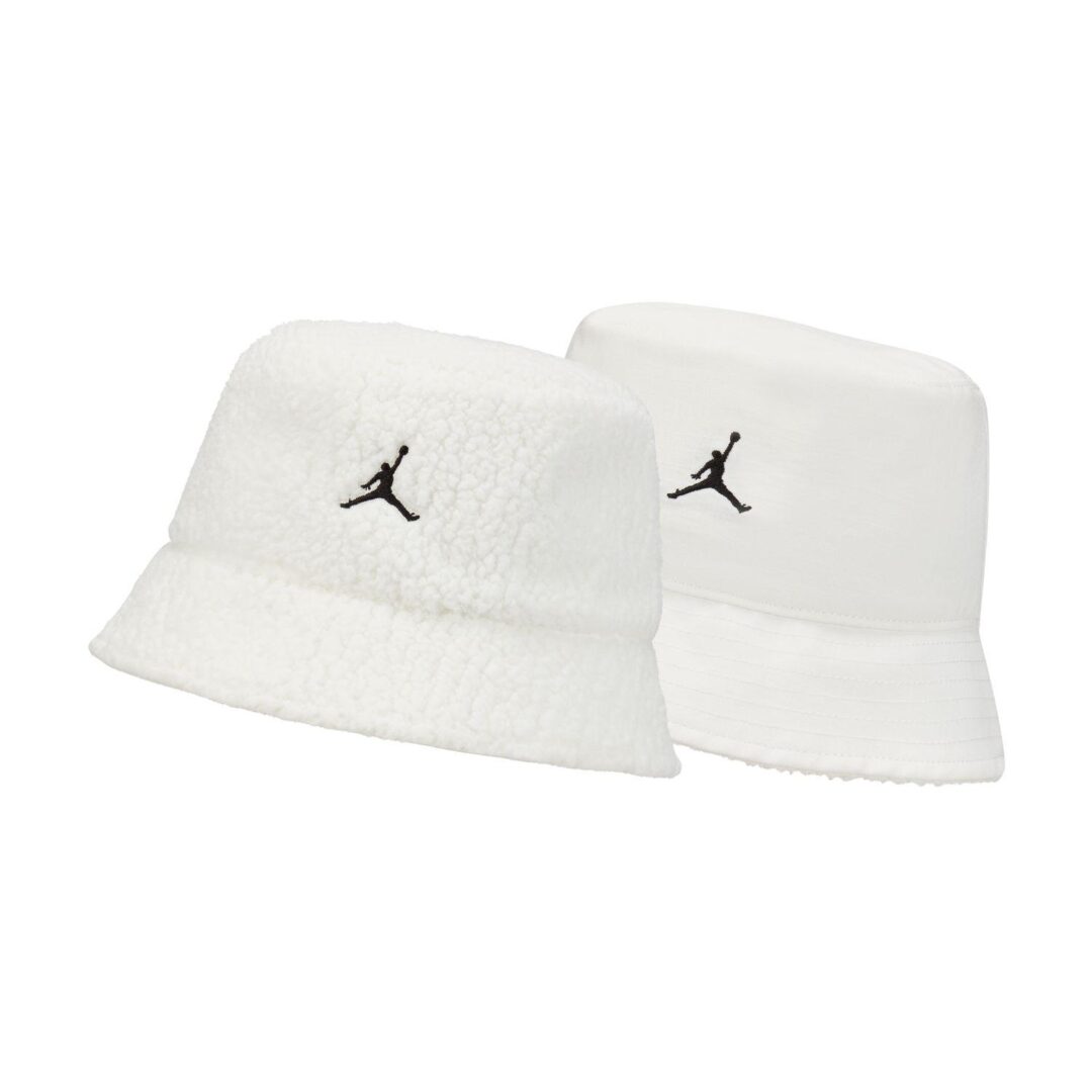 【国内 11/7 発売】ふわふわのフェイクファーを使用した「NIKE JORDAN BRAND U J SHERPA BUCKET」 (ナイキ ジョーダン シェルパ バケットハット) [FN4674-010/FN4674-133]