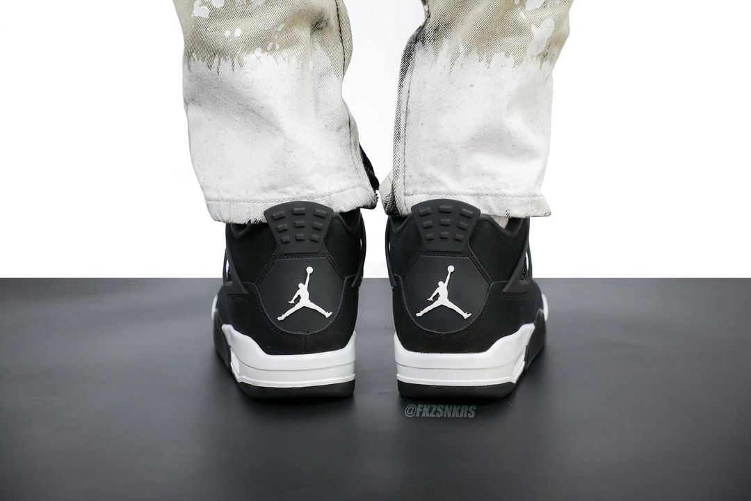 【2024年 8/24 発売】ナイキ エア ジョーダン 4 レトロ “ホワイトサンダー” (NIKE AIR JORDAN 4 RETRO “White Thunder”) [FQ8138-001]