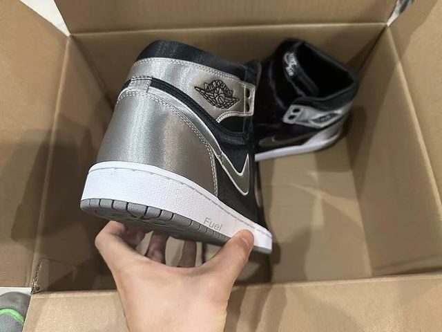 【2024年 10/5 発売】ナイキ ウィメンズ エア ジョーダン 1 ハイ OG “サテン シャドウ” (NIKE WMNS AIR JORDAN 1 HIGH OG ”Satin Shadow”) [FD4810-010]