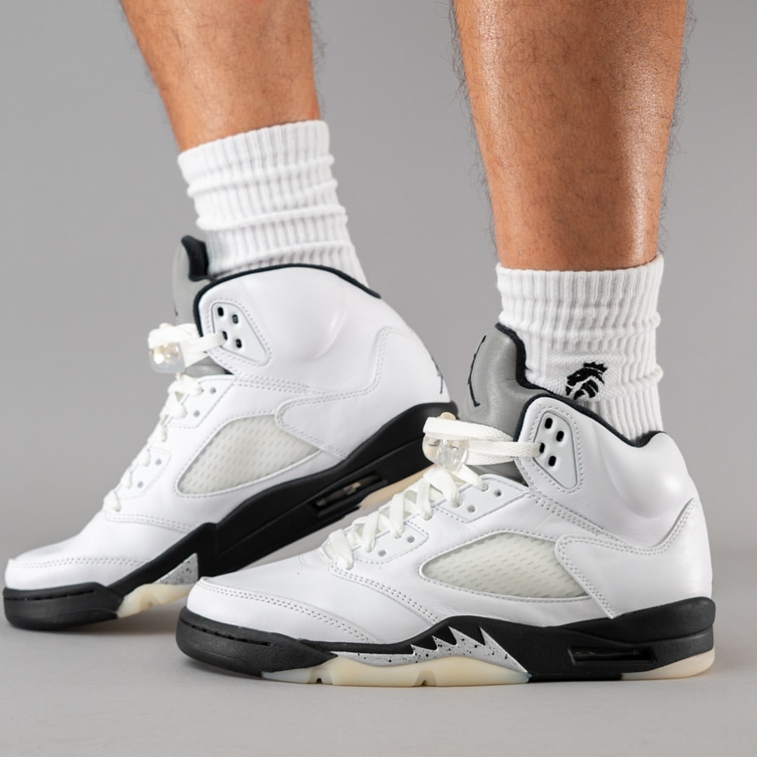 【2024年 8/10 発売】ナイキ エア ジョーダン 5 レトロ “ホワイト/ブラック” (NIKE AIR JORDAN 5 RETRO “White/Black”) [DD0587-110]