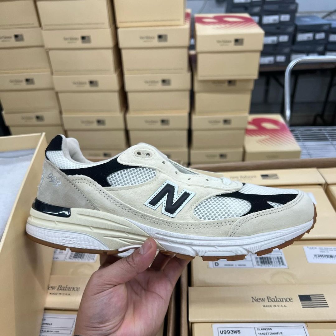 【2024年 5/30 発売】New Balance U993 WS “Sea Salt/Black” Made in USA (ニューバランス メイドインUSA) [U993WS]