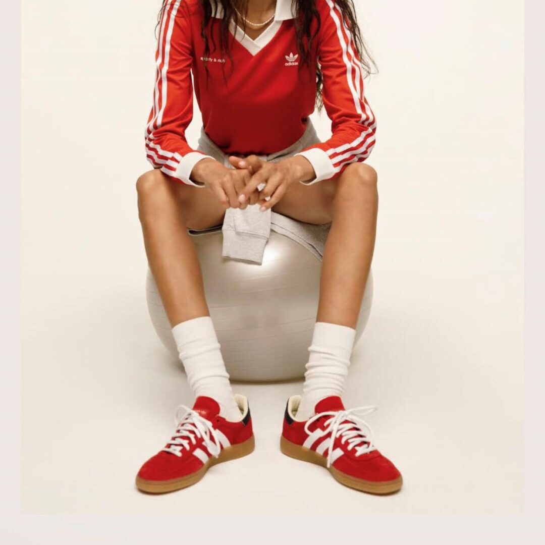 【2024年 7/29 発売】SPORTY & RICH × adidas Originals SAMBA “Olympic/White/Collegiate Red” (スポーティーアンドリッチ アディダス オリジナルス サンバ “オリンピック/ホワイト/レッド”) [IH8337/IH8338]