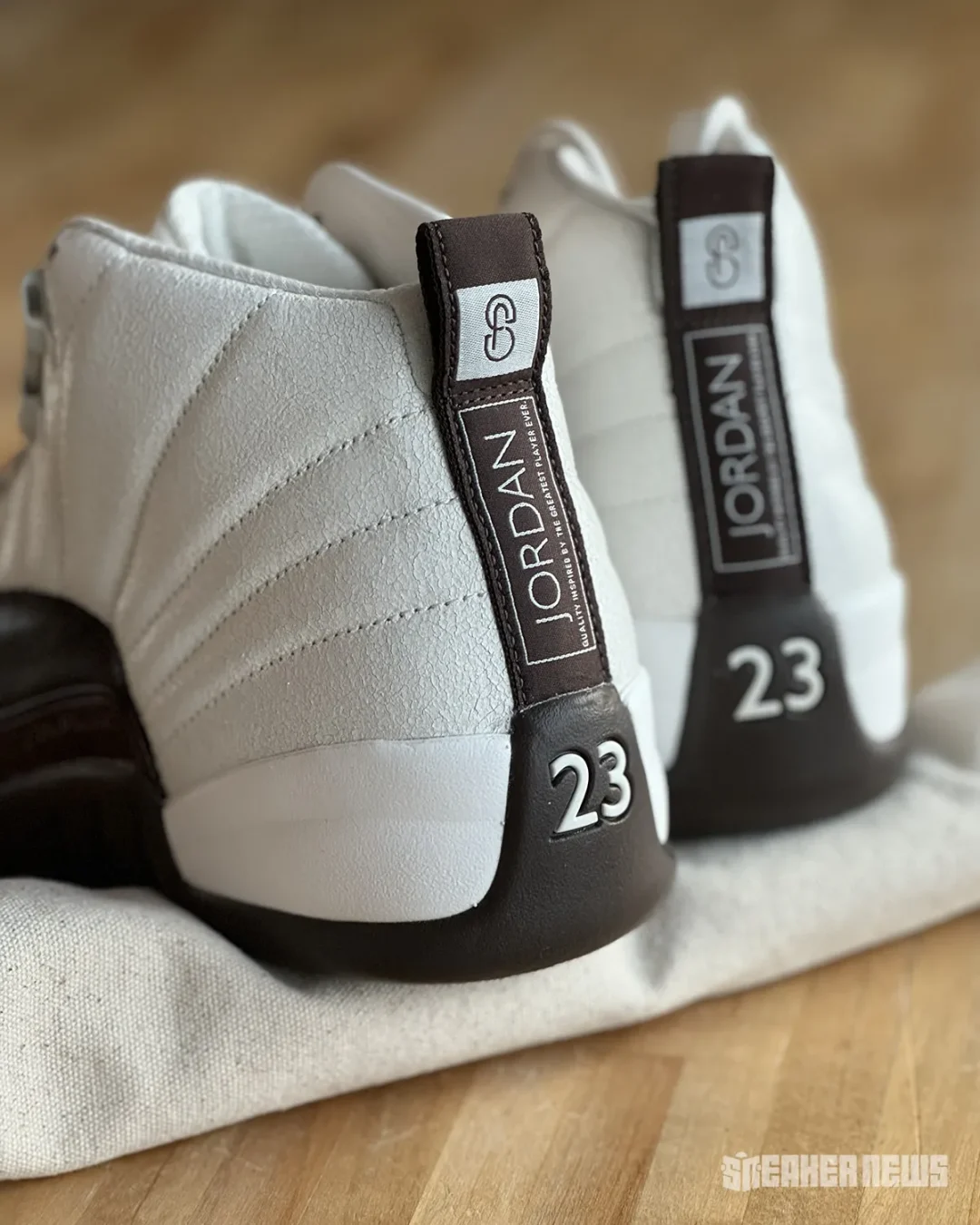 【2024年 12/6 発売予定】SoleFly × NIKE AIR JORDAN 12 RETRO SP “White/Baroque Brown” (ソールフライ ナイキ エア ジョーダン 12 レトロ SP “ホワイト/バロックブラウン”) [FZ5026-100]