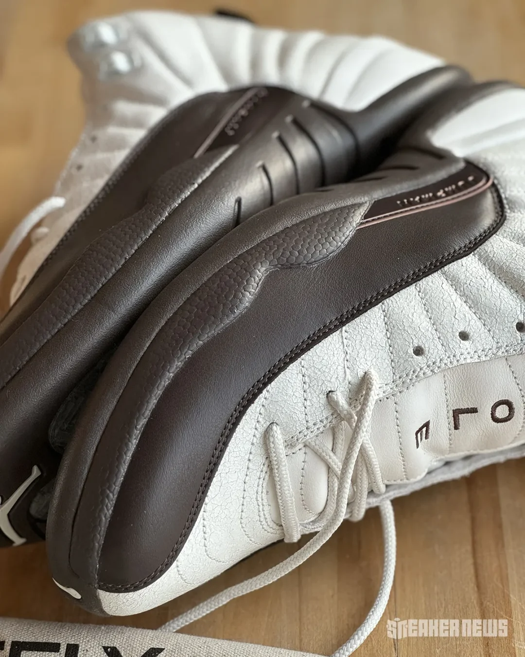 【2024年 12/6 発売予定】SoleFly × NIKE AIR JORDAN 12 RETRO SP “White/Baroque Brown” (ソールフライ ナイキ エア ジョーダン 12 レトロ SP “ホワイト/バロックブラウン”) [FZ5026-100]