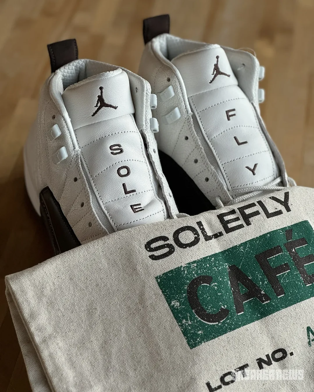 【2024年 12/6 発売予定】SoleFly × NIKE AIR JORDAN 12 RETRO SP “White/Baroque Brown” (ソールフライ ナイキ エア ジョーダン 12 レトロ SP “ホワイト/バロックブラウン”) [FZ5026-100]