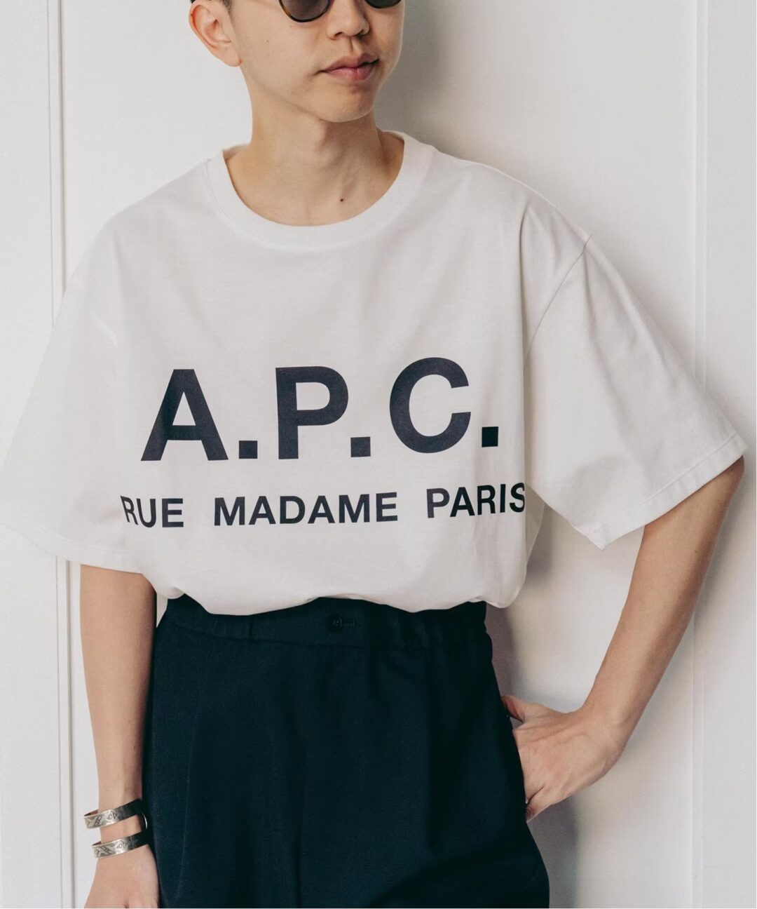 EDIFICE × A.P.C. 別注オーバーサイズロゴTシャツが発売 (エディフィス アーペーセー)