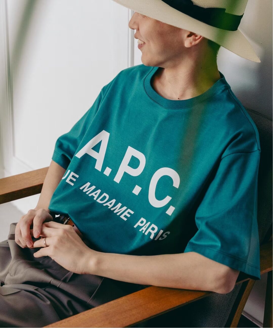 EDIFICE × A.P.C. 別注オーバーサイズロゴTシャツが発売 (エディフィス アーペーセー)