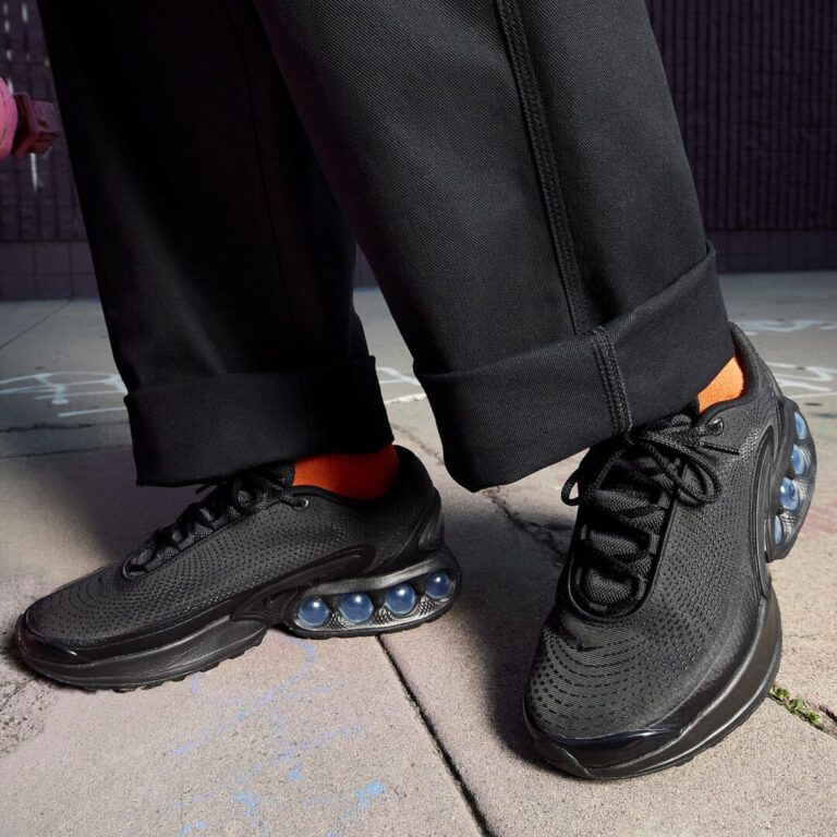 Nike Air Max DN Black/Metallic Dark Grey靴