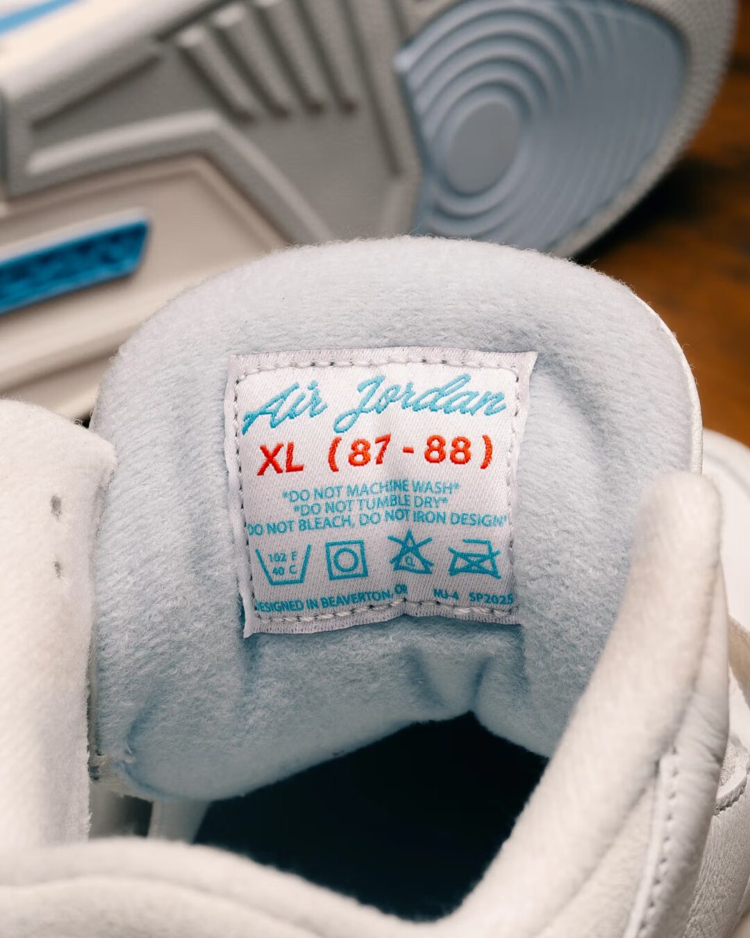 【2025年 2/22 発売】NIKE AIR JORDAN 3 RETRO “Lucky Shorts/Summit White/Hydrogen Blue” (ナイキ エア ジョーダン 3 レトロ “サミットホワイト/ハイドロゲンブルー”) [CT8532-101]