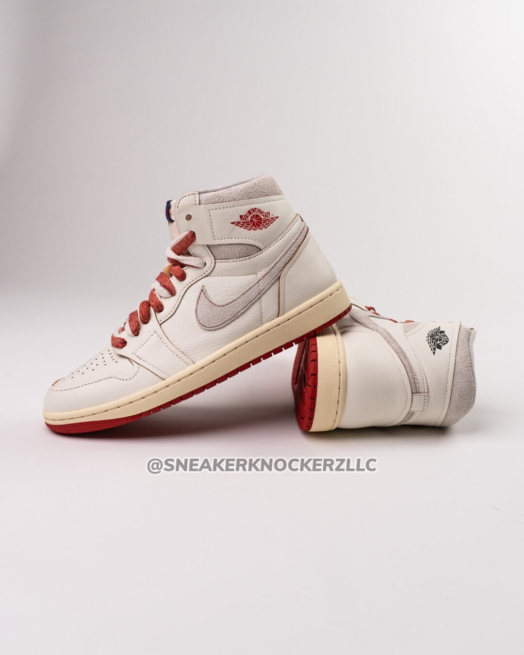 【2025年 1/18 発売予定】NIKE WMNS AIR JORDAN 1 HIGH OG “Sail/Cinnabar” (ナイキ ウィメンズ エア ジョーダン 1 ハイ OG “セイル/シナバー”) [DB4612-100]