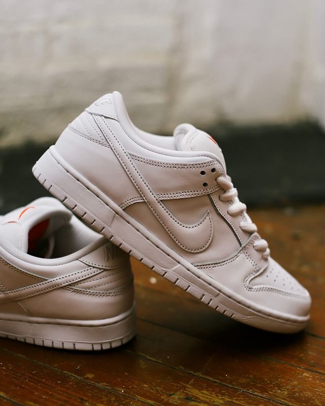 【2024年 8/20 発売】NIKE SB “Orange Label” DUNK LOW ISO “Triple White” (ナイキ エスビー “オレンジレーベル” ダンク ロー “トリプルホワイト”) [FJ1674-100]