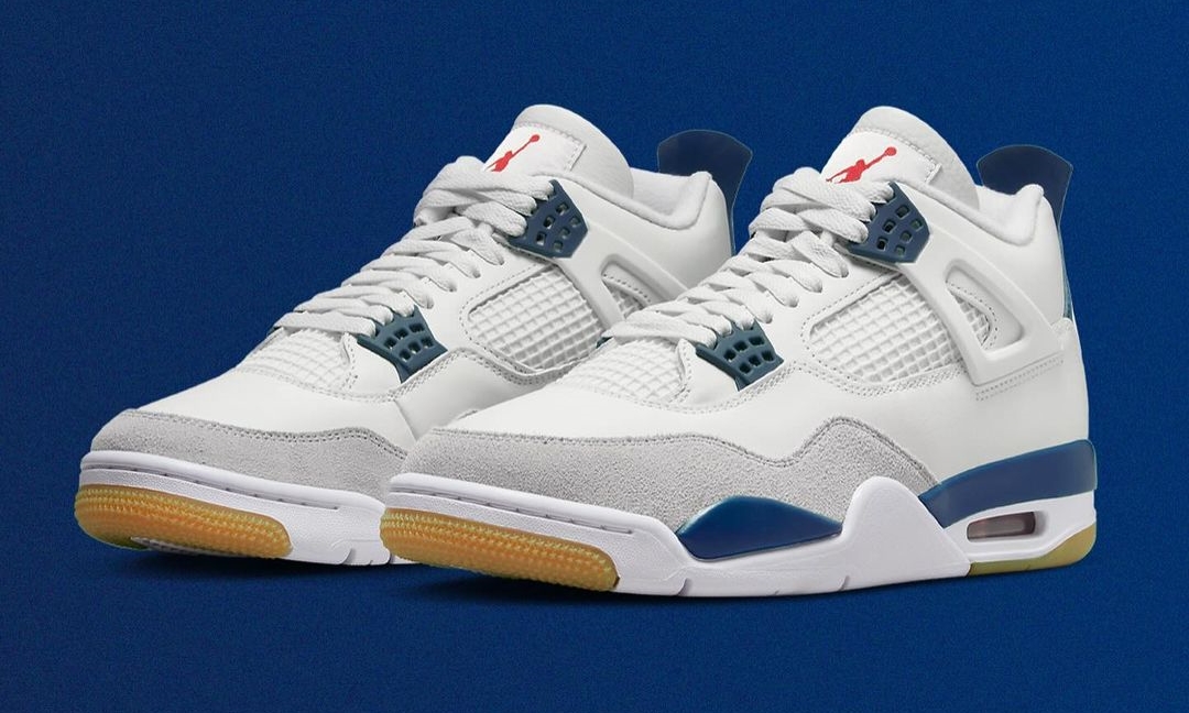 【2025年 3/1 発売予定】NIKE SB × AIR JORDAN 4 SP “Summit White/Navy” (ナイキ エア ジョーダン 4 “サミットホワイト/ネイビー”) [DR5415-100]