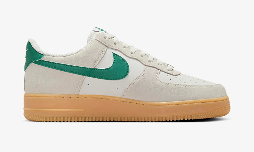 【2024年 7/1 発売】ナイキ エア フォース 1 07 ロー “ファントム/マラカイト/ガム” (NIKE AIR FORCE 1 07 LOW “Phantom/Malachite/Gum Yellow”) [FQ8714-001]