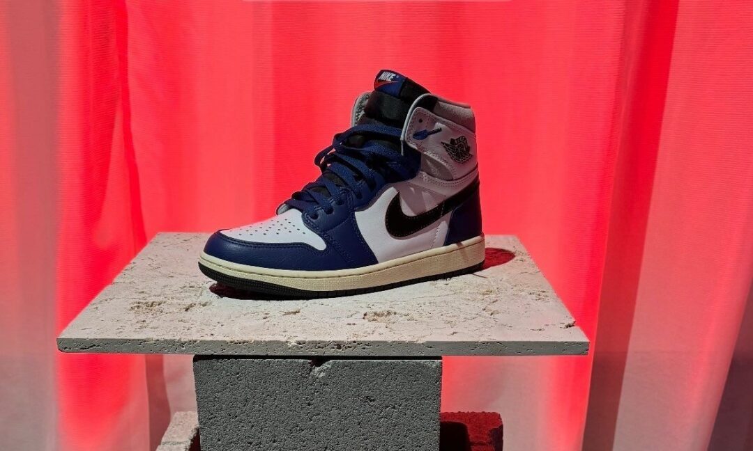 【国内 2025年 4/1 発売】NIKE AIR JORDAN 1 RETRO HIGH OG “White/Deep Royal Blue” (ナイキ エア ジョーダン 1 レトロ ハイ OG “ホワイト/ディープロイヤルブルー”) [DZ5485-100]