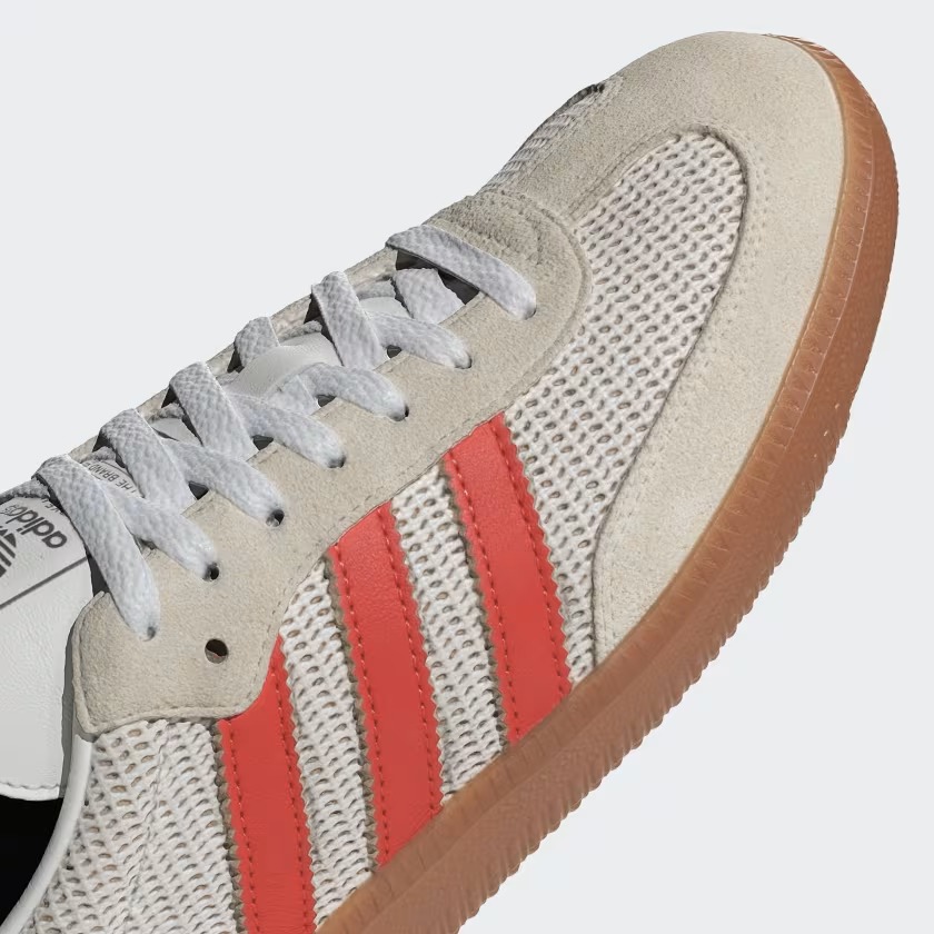 【海外発売】アディダス オリジナルス サンバ OG “ホワイト/プリラブドレッド/ガム” (adidas Originals SAMBA OG “Crystal White/Preloved Red/Gum”) [IG1380]