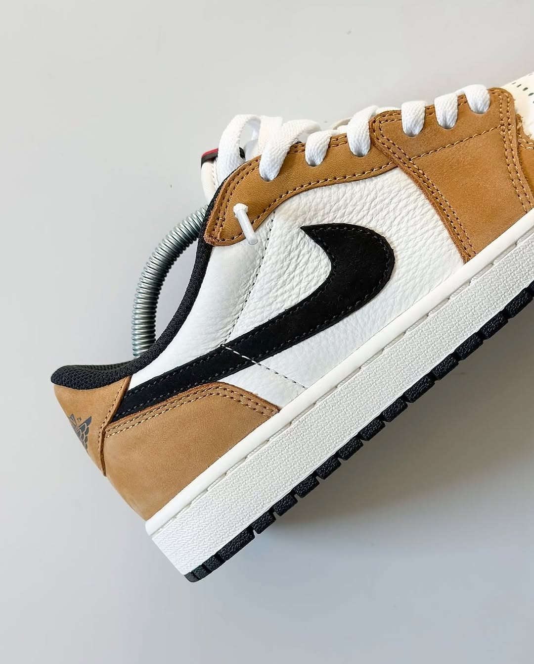 【2025年 4/18 発売予定】NIKE AIR JORDAN 1 RETRO LOW OG “Rookie of the Year” (ナイキ エア ジョーダン 1 レトロ ロー “ルーキー オブ ザ イヤー”) [CZ0790-107]