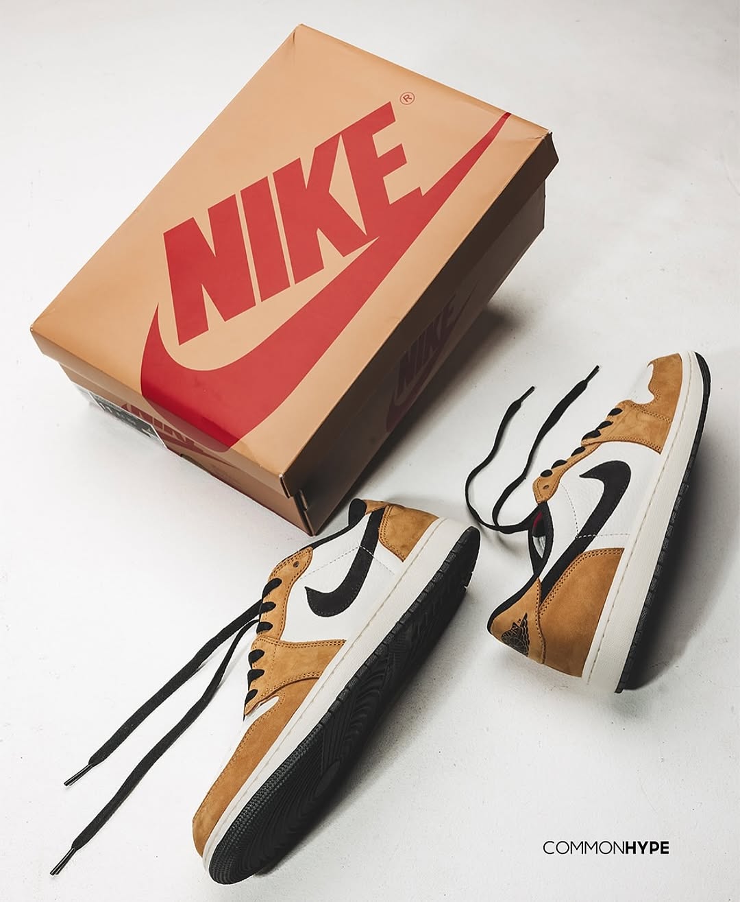 【2025年 4/18 発売予定】NIKE AIR JORDAN 1 RETRO LOW OG “Rookie of the Year” (ナイキ エア ジョーダン 1 レトロ ロー “ルーキー オブ ザ イヤー”) [CZ0790-107]