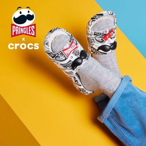 【2024年 4/17 発売】プリングルス × クロックス コラボレーション (Pringles crocs Slide & Classic Clog)