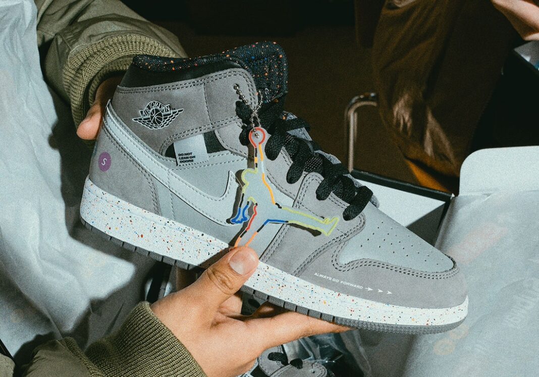 【2024年 5/15 発売予定】NIKE AIR JORDAN 1 MID WINGS “NYC Subway” (ナイキ エア ジョーダン 1 ミッド ウィングス “ニューヨークサブウェイ”) [FZ1209-001]