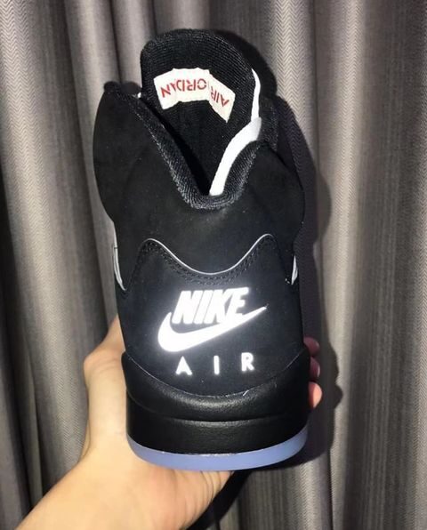 【2025年 2/8 or 2/15 復刻予定】ナイキ エア ジョーダン 5 “リイマジンド/ブラックメタリック” (NIKE AIR JORDAN 5 “Reimagined/Black Metallic”) [HF3975-001]