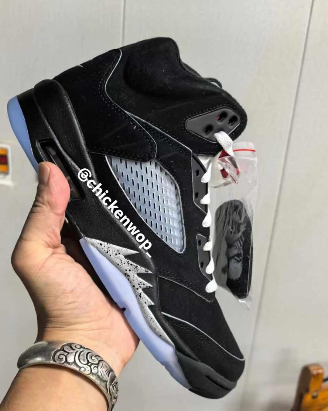 【2025年 2/8 or 2/15 復刻予定】ナイキ エア ジョーダン 5 “リイマジンド/ブラックメタリック” (NIKE AIR JORDAN 5 “Reimagined/Black Metallic”) [HF3975-001]