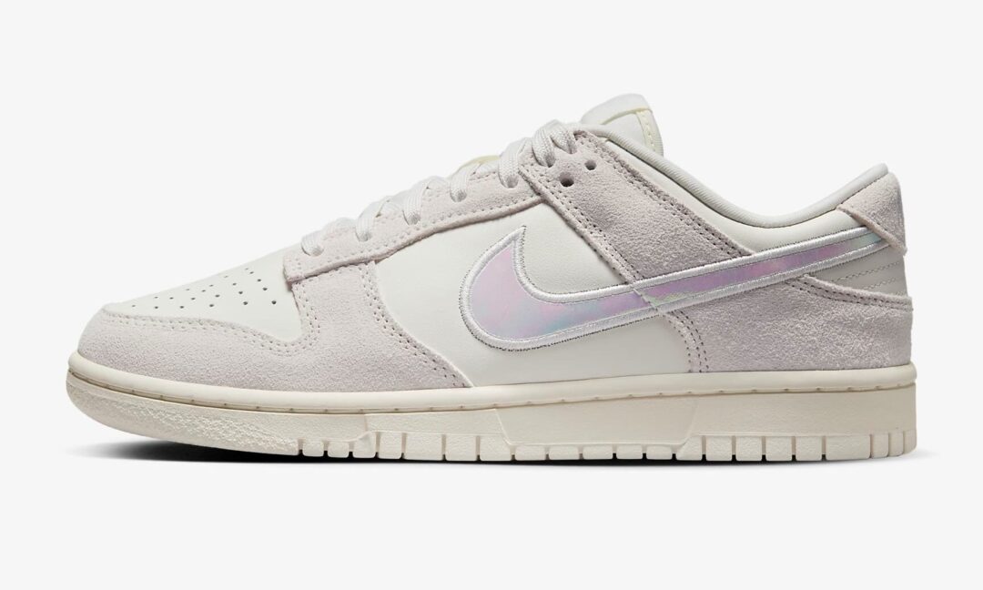 【2024年 5/13 & 5/18 発売】ナイキ ウィメンズ ダンク ロー “イリディセントスウッシュ/セイル” (NIKE WMNS DUNK LOW “Iridescent Swoosh/Sail”) [HF5074-133]