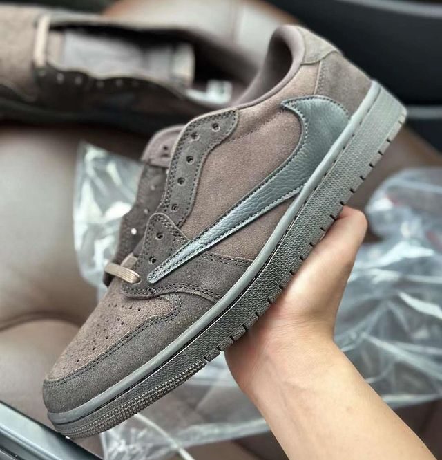 【2024年 12/21 発売予定】TRAVIS SCOTT NIKE AIR JORDAN 1 LOW OG SP “Velvet Brown” (トラビス・スコット × ナイキ エア ジョーダン 1 ロー “ベルベットブラウン”) [DM7866-202