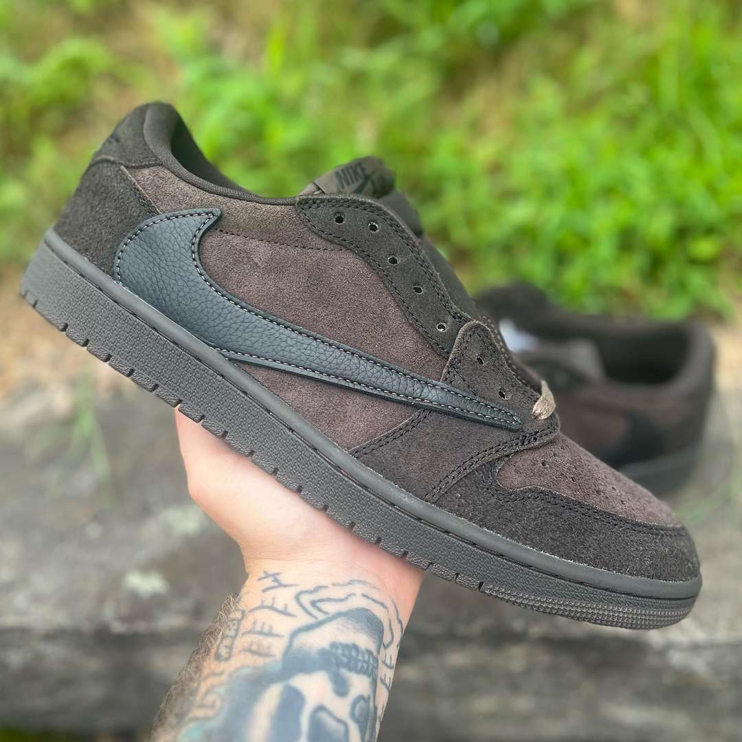 【2024年 12/21 発売予定】TRAVIS SCOTT NIKE AIR JORDAN 1 LOW OG SP “Velvet Brown” (トラビス・スコット × ナイキ エア ジョーダン 1 ロー “ベルベットブラウン”) [DM7866-202