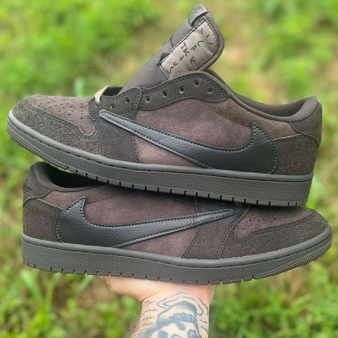 【2024年 12/21 発売予定】TRAVIS SCOTT NIKE AIR JORDAN 1 LOW OG SP “Velvet Brown” (トラビス・スコット × ナイキ エア ジョーダン 1 ロー “ベルベットブラウン”) [DM7866-202