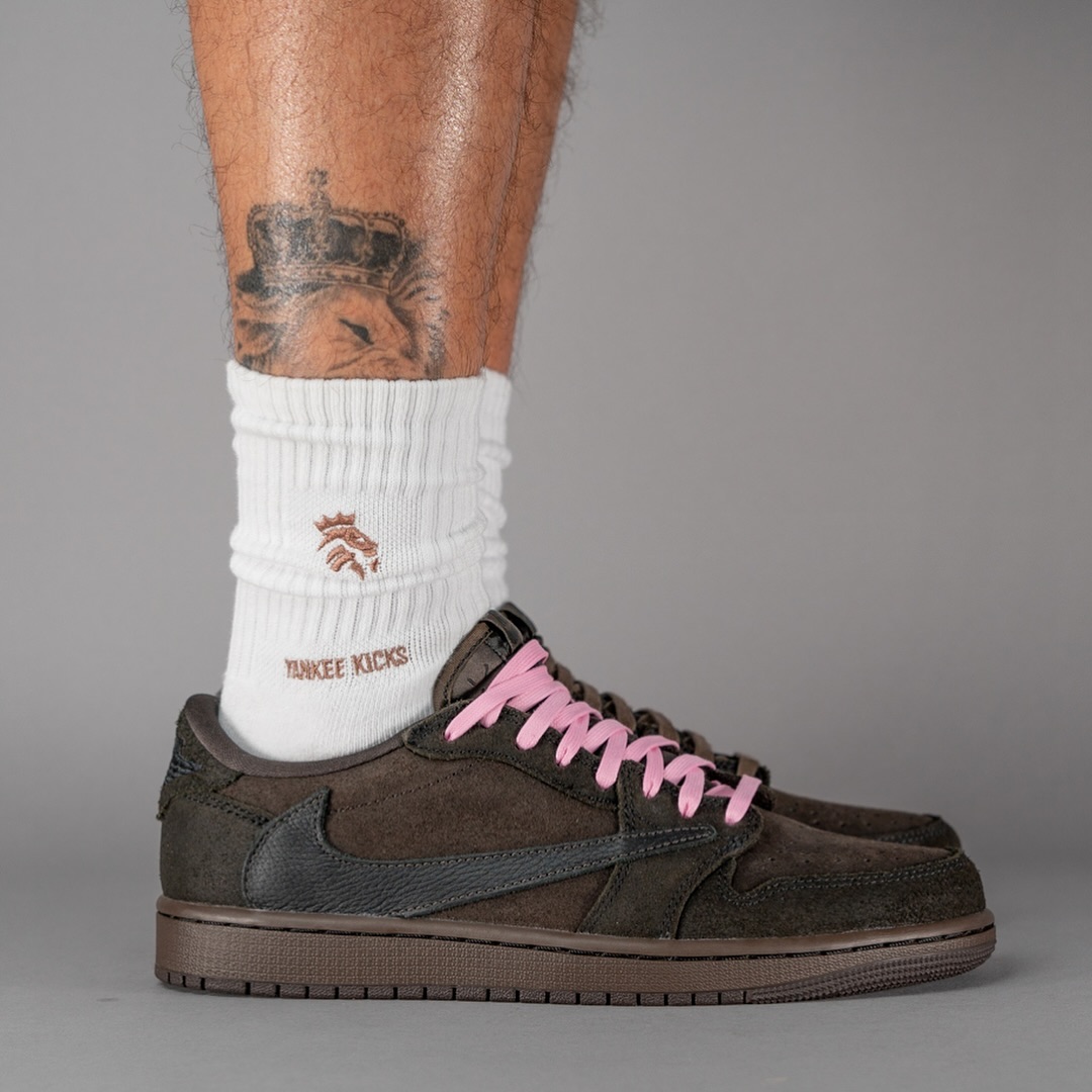 【2024年 12/21 発売予定】TRAVIS SCOTT NIKE AIR JORDAN 1 LOW OG SP “Velvet Brown” (トラビス・スコット × ナイキ エア ジョーダン 1 ロー “ベルベットブラウン”) [DM7866-202