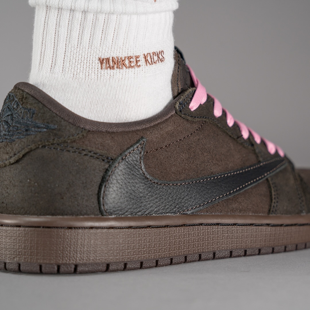 【2024年 12/21 発売予定】TRAVIS SCOTT NIKE AIR JORDAN 1 LOW OG SP “Velvet Brown” (トラビス・スコット × ナイキ エア ジョーダン 1 ロー “ベルベットブラウン”) [DM7866-202