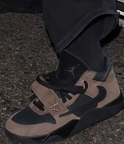 【2024年 11/26 発売】Travis Scott × NIKE JORDAN JUMPMAN JACK TR “Dark Mocha/Black” (トラヴィス・スコット ナイキ ジョーダン ジャンプマンジャック トレーナー “ダークモカ/ブラック”) [fz8117-204]