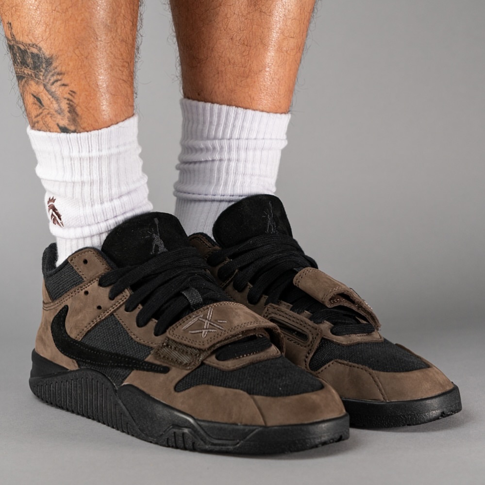 【2024年 11/26 発売】Travis Scott × NIKE JORDAN JUMPMAN JACK TR “Dark Mocha/Black” (トラヴィス・スコット ナイキ ジョーダン ジャンプマンジャック トレーナー “ダークモカ/ブラック”) [fz8117-204]