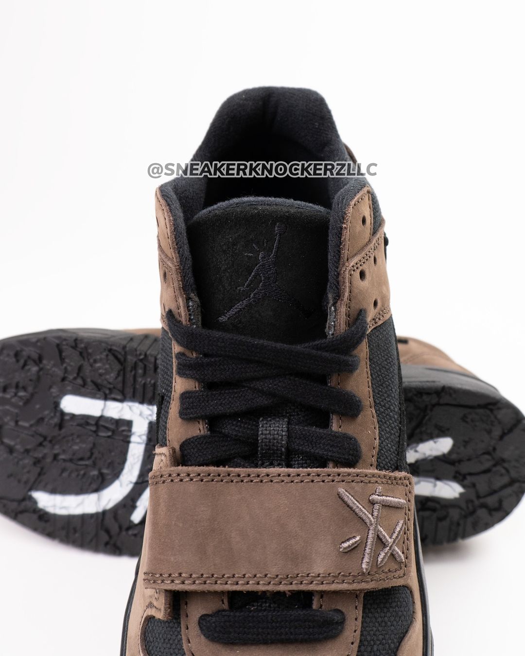 【2024年 11/26 発売】Travis Scott × NIKE JORDAN JUMPMAN JACK TR “Dark Mocha/Black” (トラヴィス・スコット ナイキ ジョーダン ジャンプマンジャック トレーナー “ダークモカ/ブラック”) [fz8117-204]