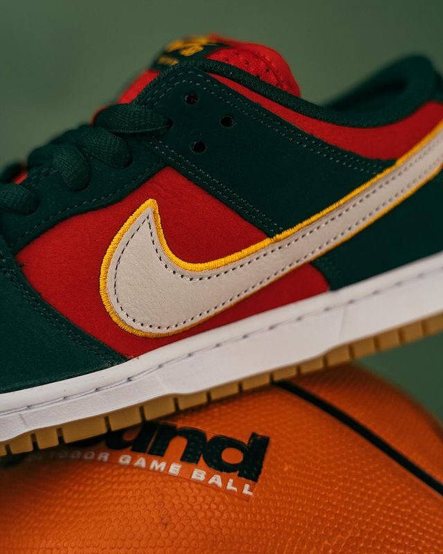 【2024年 11/27 発売】NIKE SB DUNK LOW PREMIUM “Seattle Supersonics” (ナイキ SB ダンク ロー プレミアム “シアトルスーパーソニックス”) [FZ1287-300]