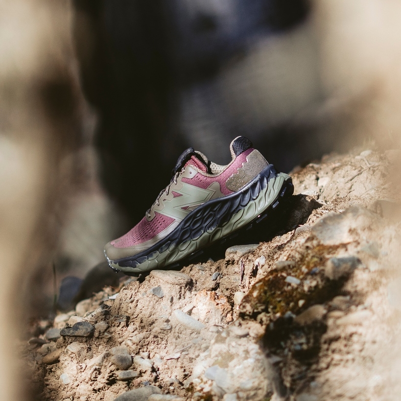 【2024年 5/20 発売】New Balance FRESH FOAM MORE TRAIL V3 MTMORNAD “Dark Camo/Licorice” (ニューバランス)