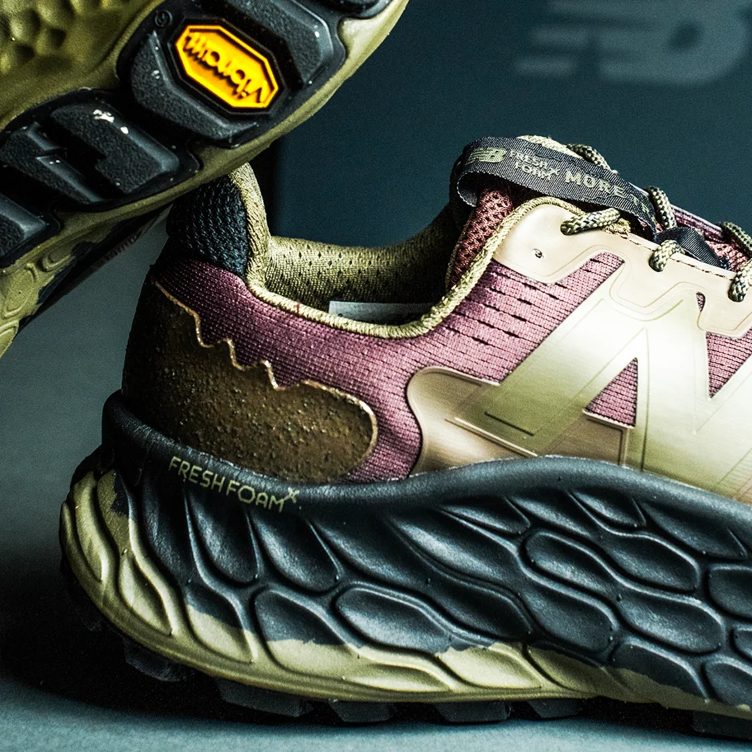 【2024年 5/20 発売】New Balance FRESH FOAM MORE TRAIL V3 MTMORNAD “Dark Camo/Licorice” (ニューバランス)